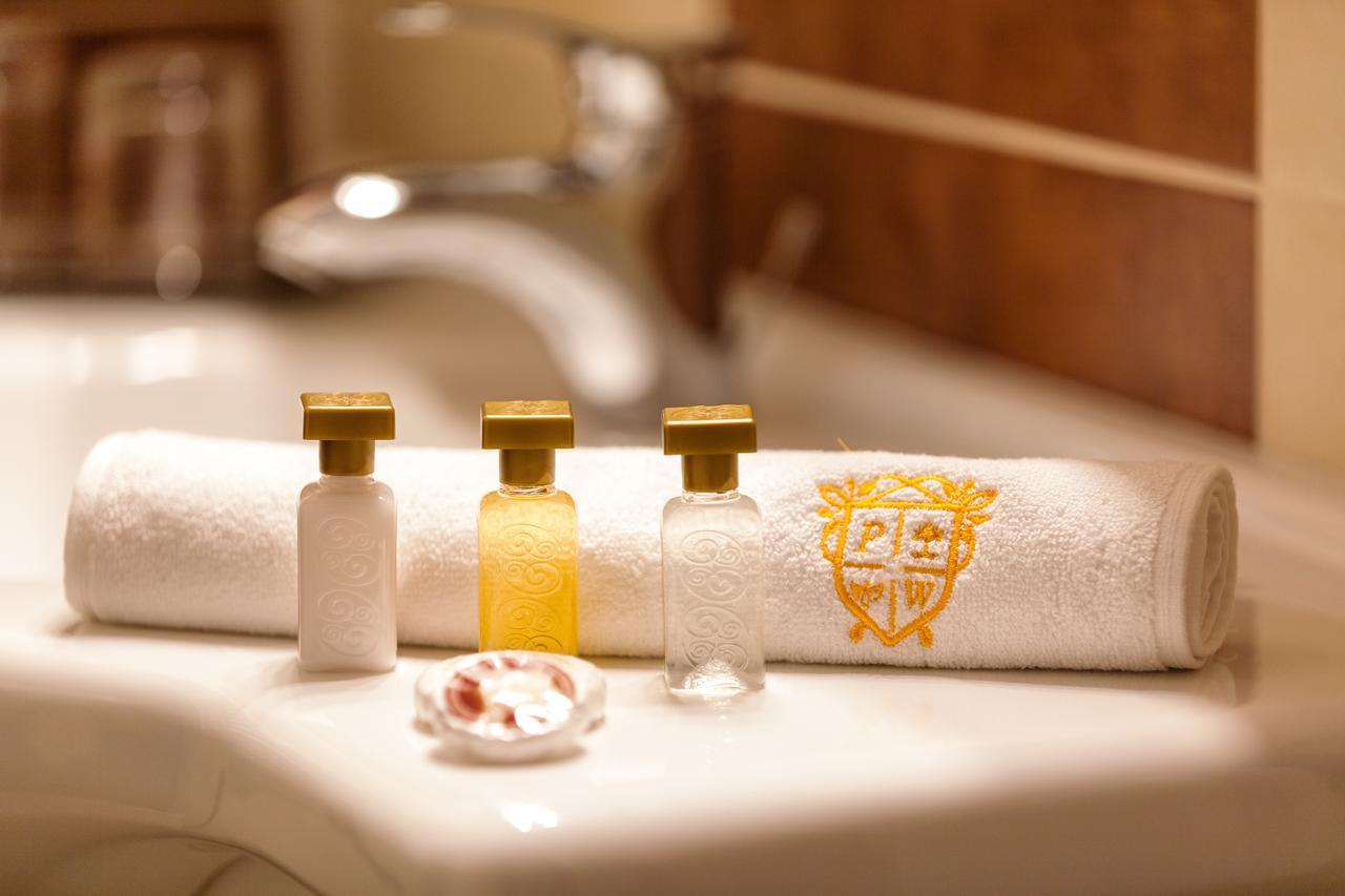 Отель Premium Wellness Institute Бухарест Экстерьер фото